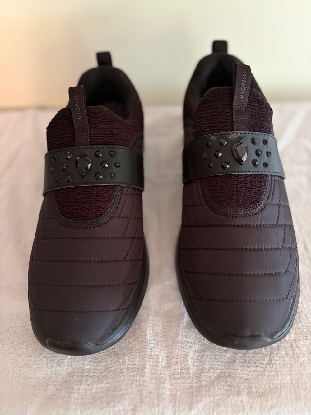 Vionic Dianne Embellished Quilted Slip On Sneakers Black Size 9 NWOT